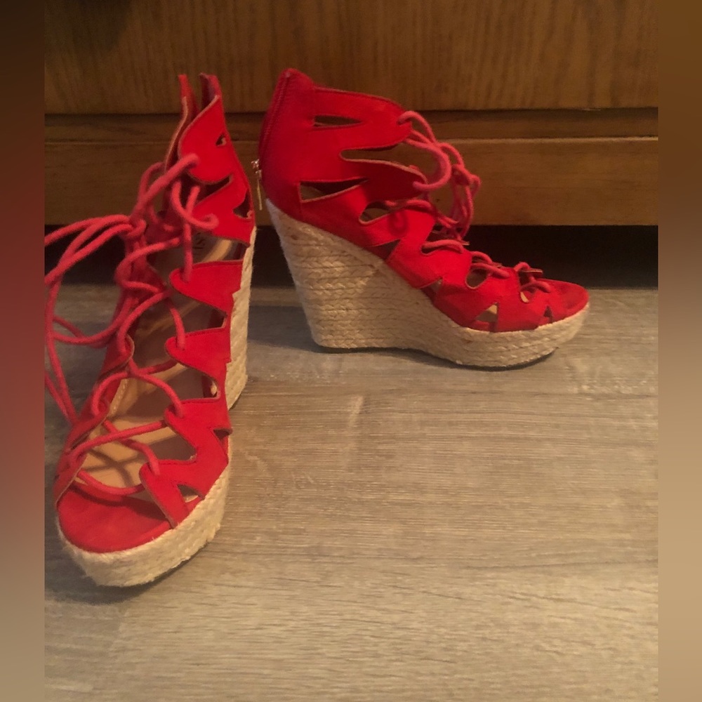 Red wedge heels